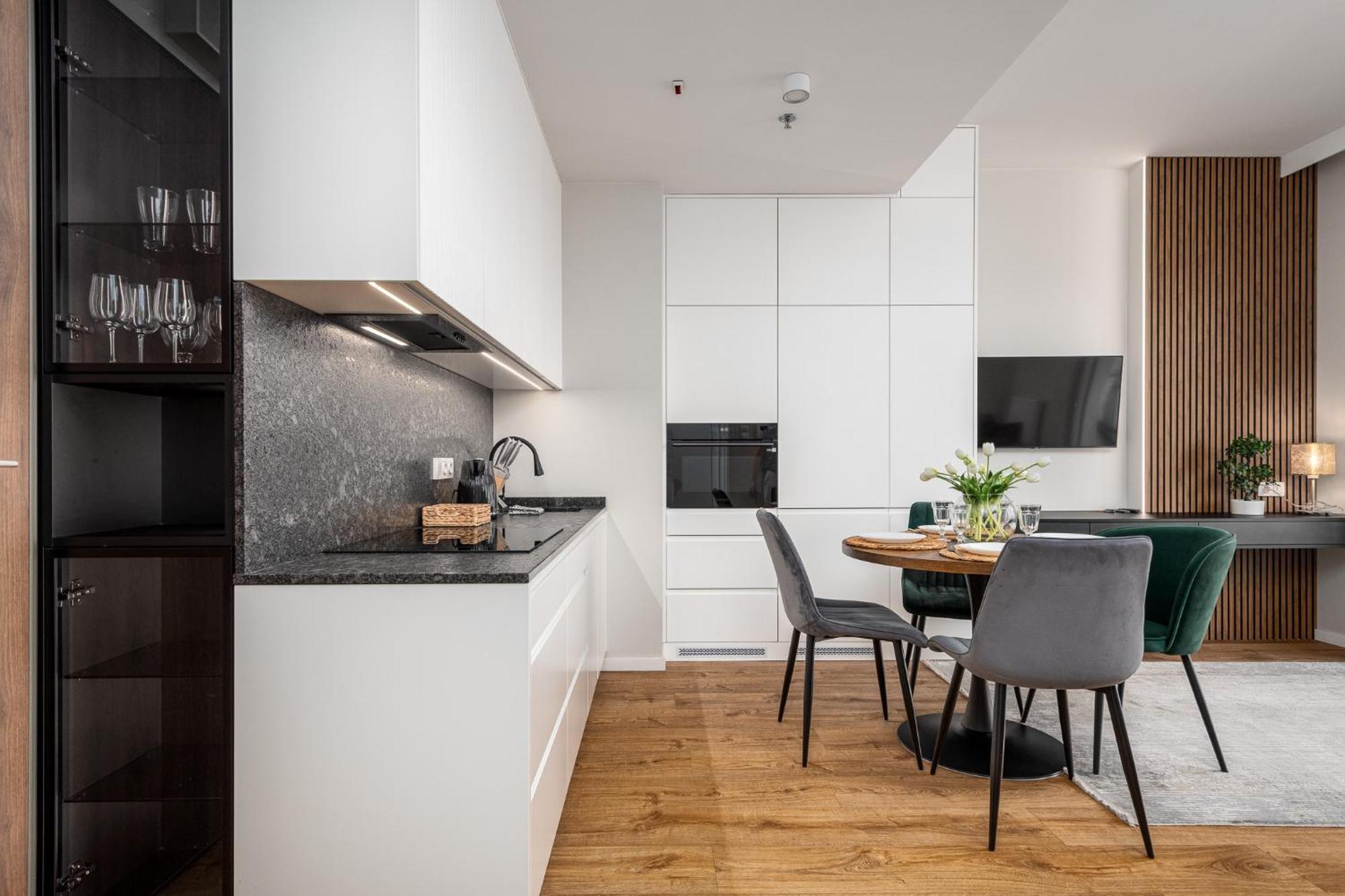 Wola Tower Deluxe Separate Bedroom With Free Garage - By Perfect Apart 华沙 外观 照片