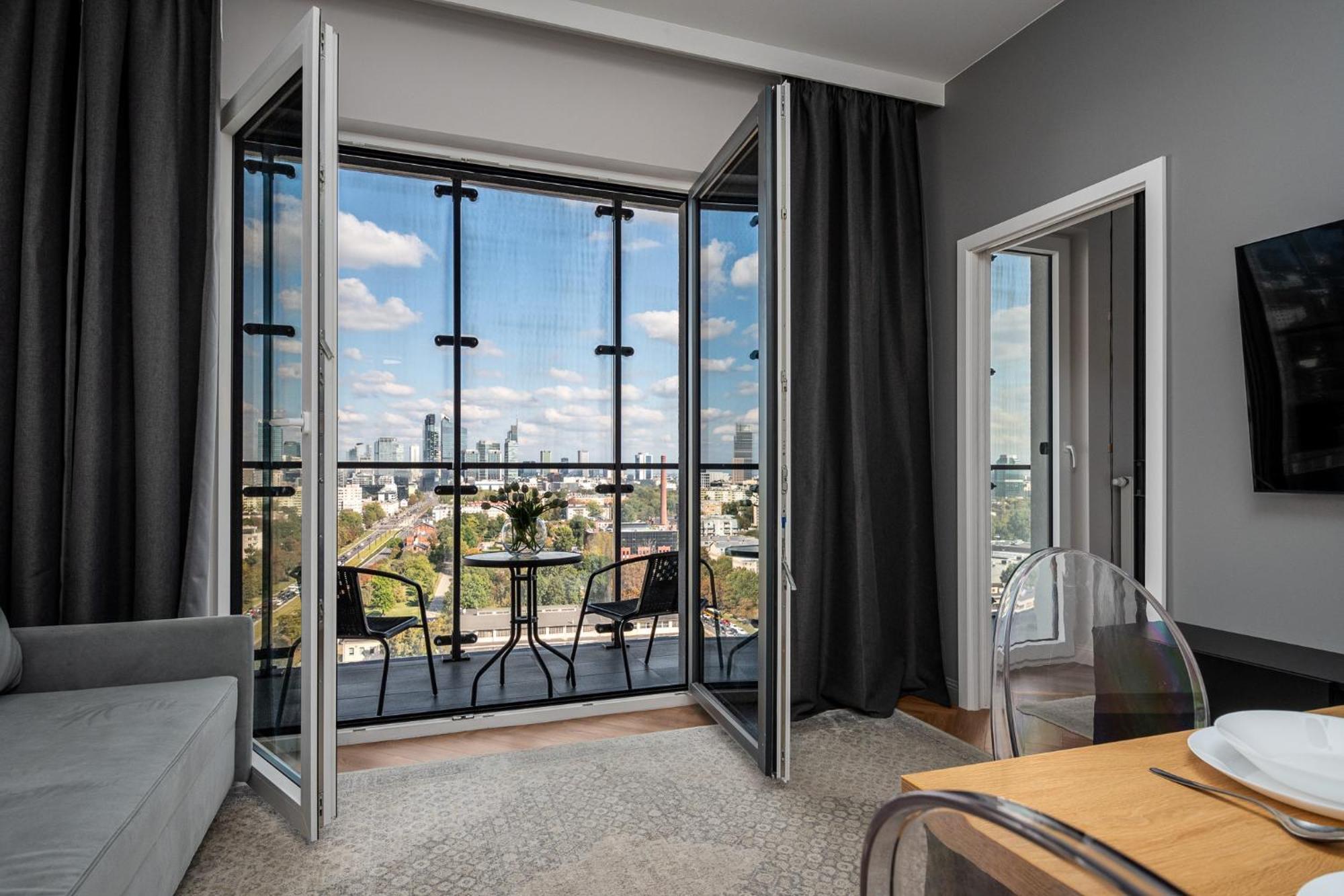 Wola Tower Deluxe Separate Bedroom With Free Garage - By Perfect Apart 华沙 外观 照片